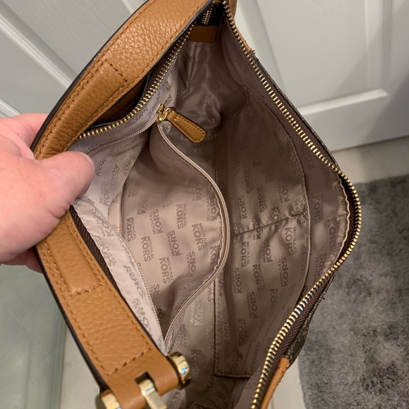 💛🤎Michael Kors handbag🤎💛 - Picture 5 of 7